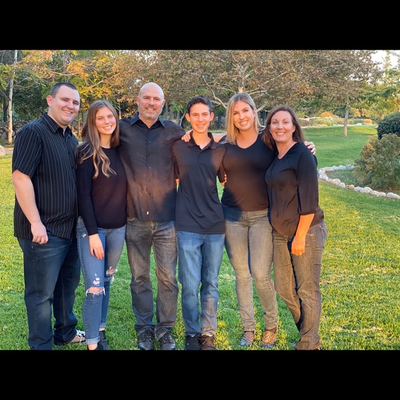 Meet your Posher, Shelley - Picture 3 of 3